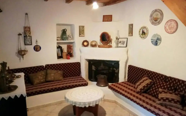 Traditional Villa, Stunning Surroundings