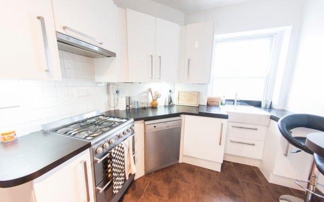 Charming 1-br Upper Holloway Flat For 2