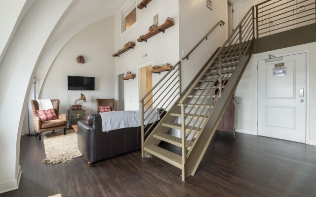 Divine Lorraine Apartment Hotel