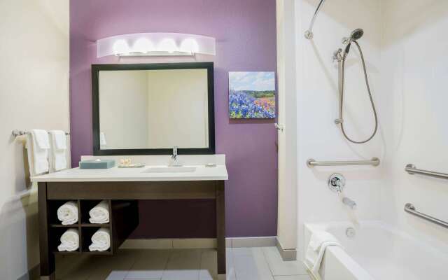 La Quinta Inn & Suites by Wyndham Houston Cypress