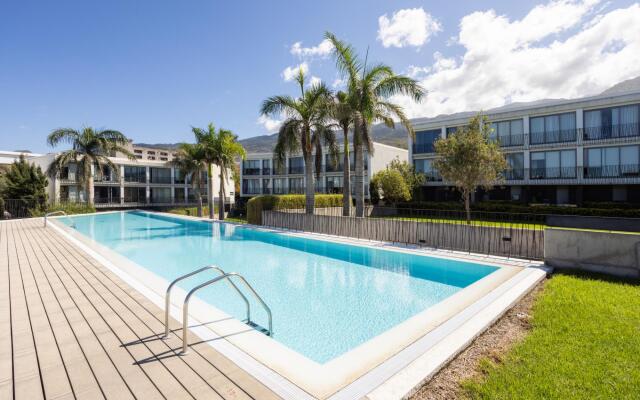 Home2Book Stunning La Quinta, Pool