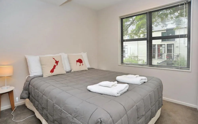 Carlton Villa 2 - Christchurch Holiday Homes