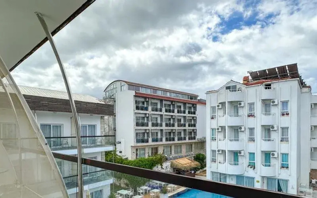 Li̇zboni̇a Çeşme Otel