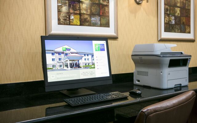 Holiday Inn Express Hotel & Suites Clinton by IHG