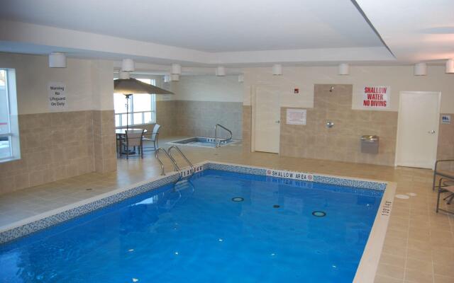 Holiday Inn Express New Liskeard