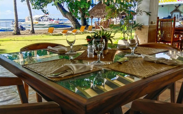Pura Vida Beach & Dive Resort