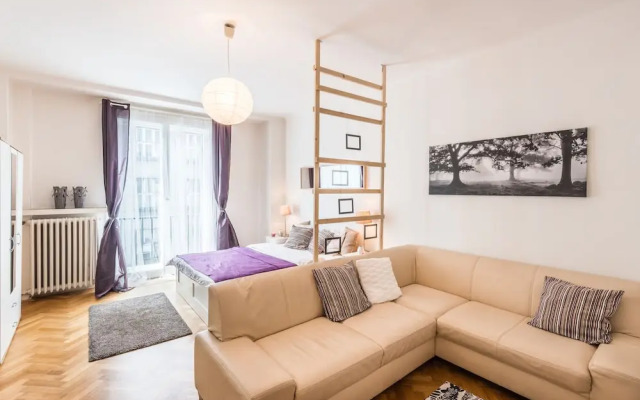 U Nemocenske pojistovny apartment