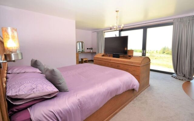 Immaculate 5-bed House Located in Caernarfon