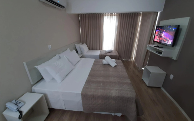 Caravaggio Praia Hotel