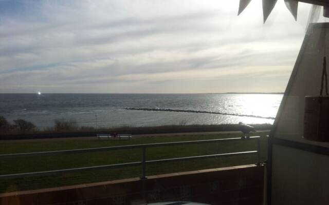 Sea View E&J Paul Comfortable Vacation Home