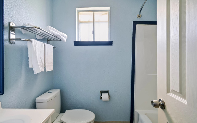 OYO Hotel Luling TX Downtown I-10/US-90