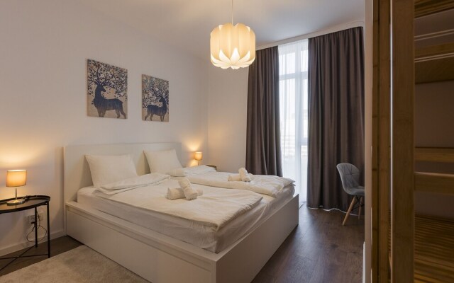 Zoe Apartment