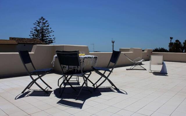 Villa Floridia, just 300 m from the sea