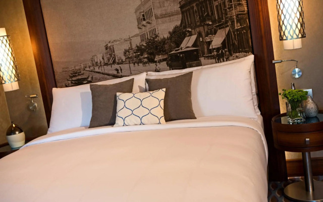 Renaissance Izmir Hotel