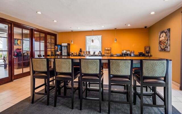 Days Inn by Wyndham Round Rock