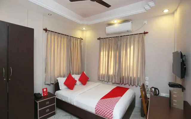 B S Guest House by OYO Rooms