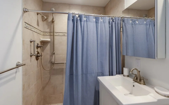 Surf Riders 4 Bedroom Home