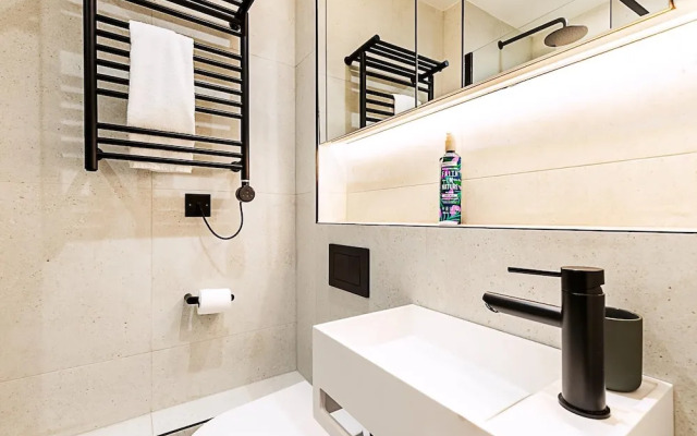 Stylish East London Flat Near Spitalfields Market