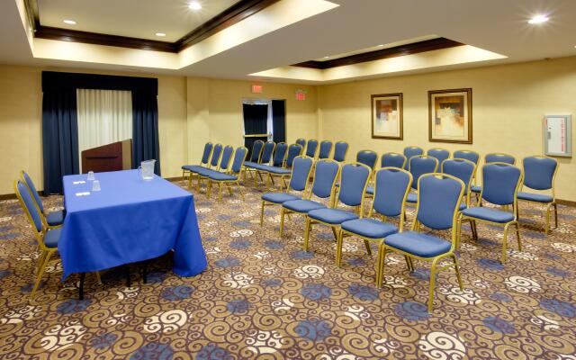 Holiday Inn Express Tower Center by IHG