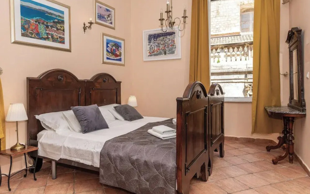 Amoret  (Private accommodation)