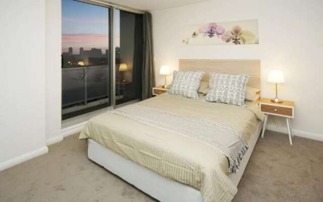 Deluxe Apartment with City Central View