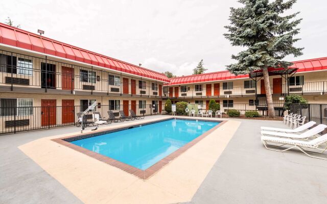 Inn at Lake Washington By OYO I-405