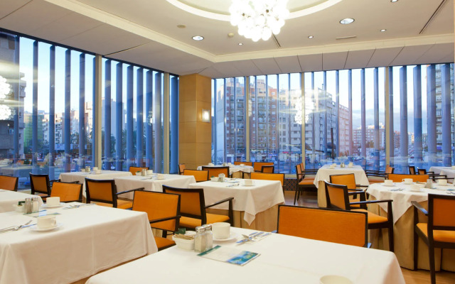 Отель Senator Parque Central