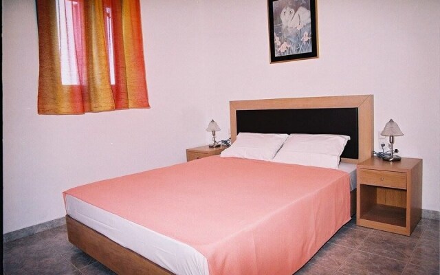 Moustakas Beach Hotel