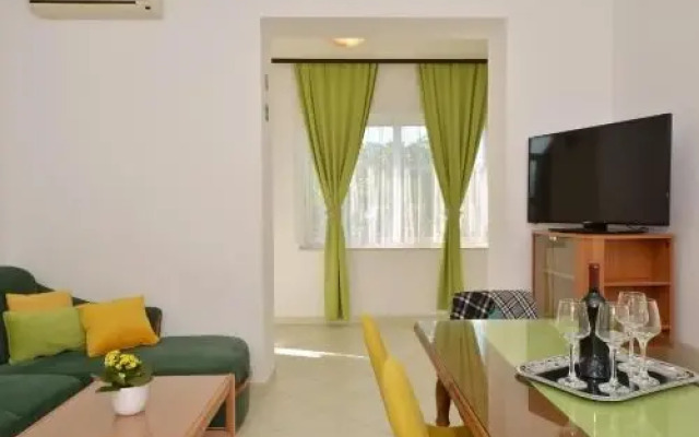 Apartments Mira