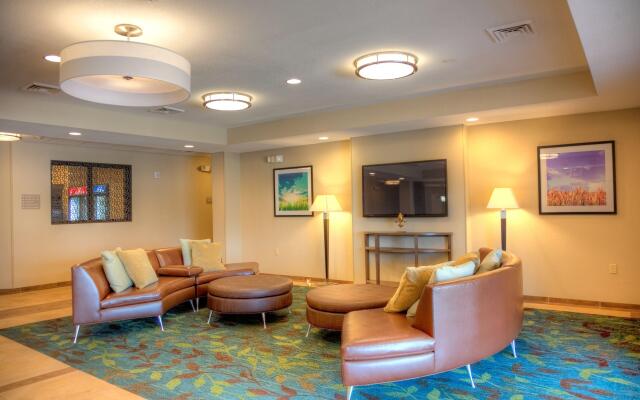 Candlewood Suites Alexandria, an IHG Hotel