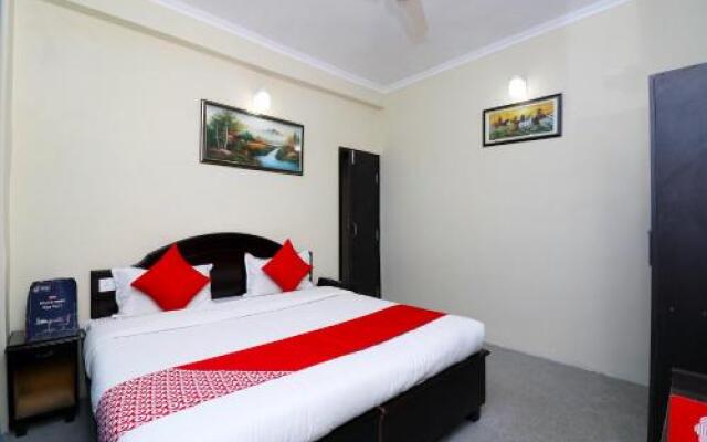 Oyo 27891 Hotel Binsar Rooms