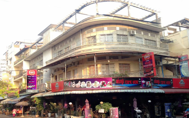 White River II Hostel