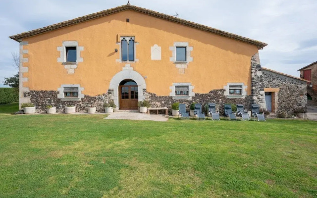 Vibranr Holiday Home in Aiguaviva With Swimming Pool