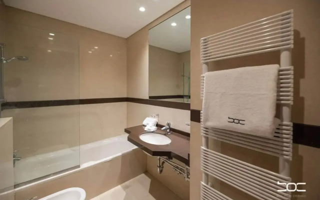Monot Suites