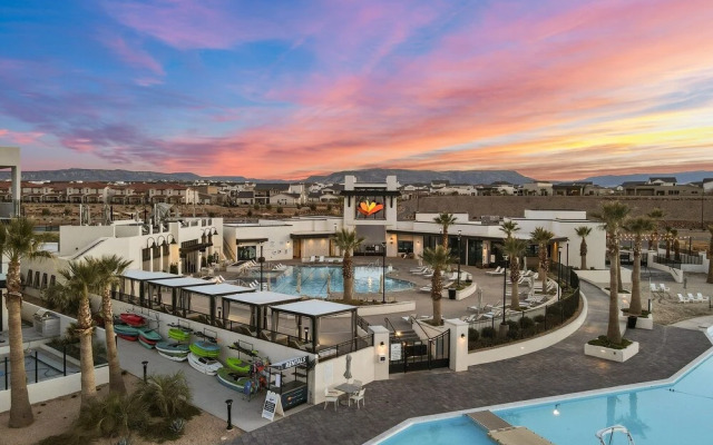 Periwinkle Sky 3 Bedroom Condo