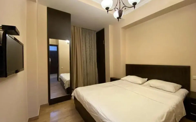 Yeznik Koghbatsi - Amiryan crossroads 1 bedroom Comfy apartment KO110