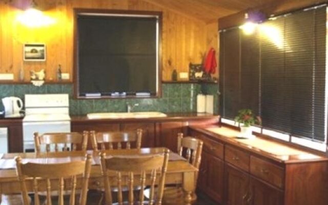 Pemberton Old Picture Theatre Holiday Apartments