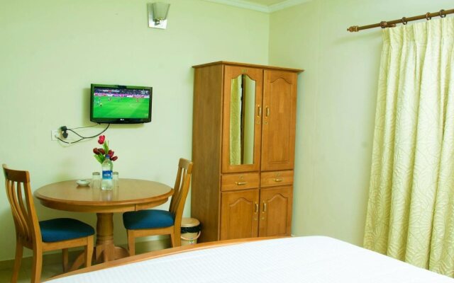 Munnar Crown