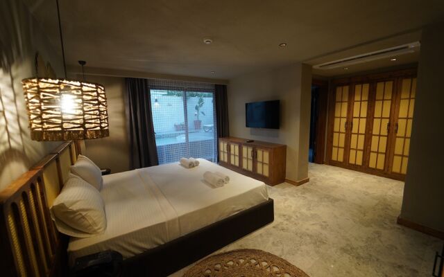 Icon Beach Suites Hotel