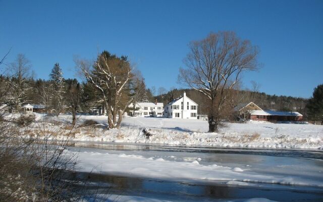 The Lincoln Inn & Restaurant At The Covered Bridge