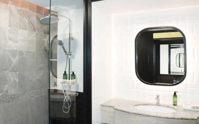 Karnmanee Palace Hotel