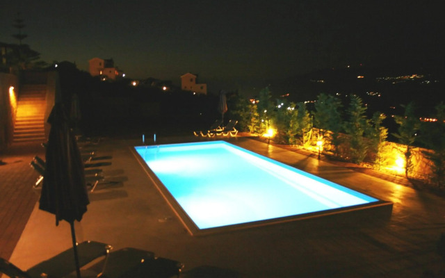 Lagoon View Apartments - Adults Only