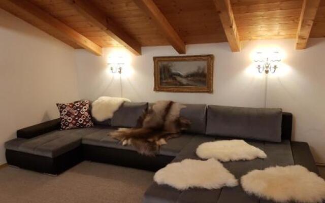 Golden GaPa Family Penthouse 18