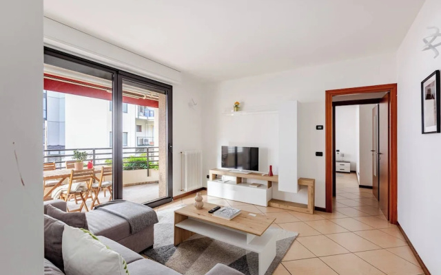 Central Apartment Caniggia 2 With Terrace in Como