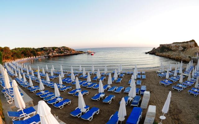 Denizkizi & Denizkizi Royal Hotel