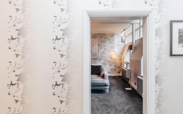 Wisteria House - Sleeps 11