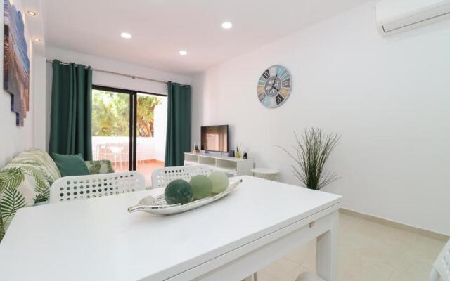 Green paradise T2 apartment with pool