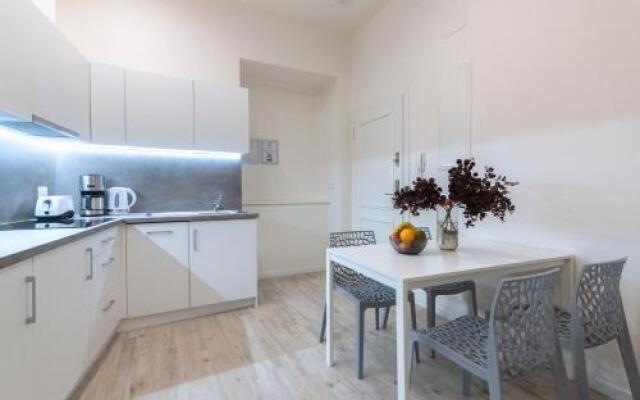 Kinsky Garden Apartments And Suites