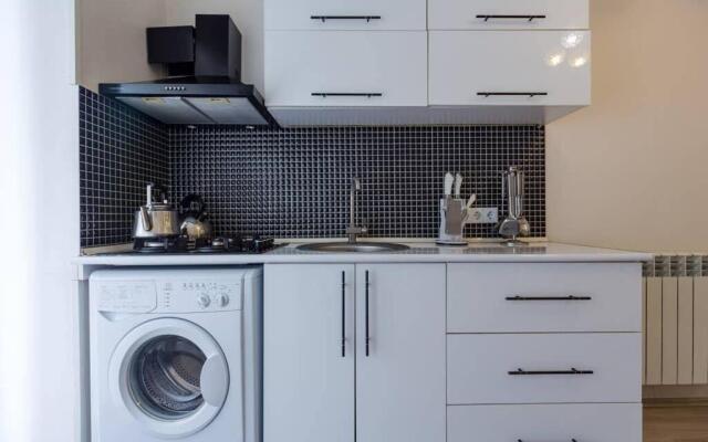Modern 1BR In The Heart of Batumi