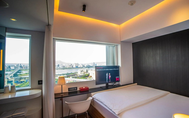citizenM Taipei North Gate